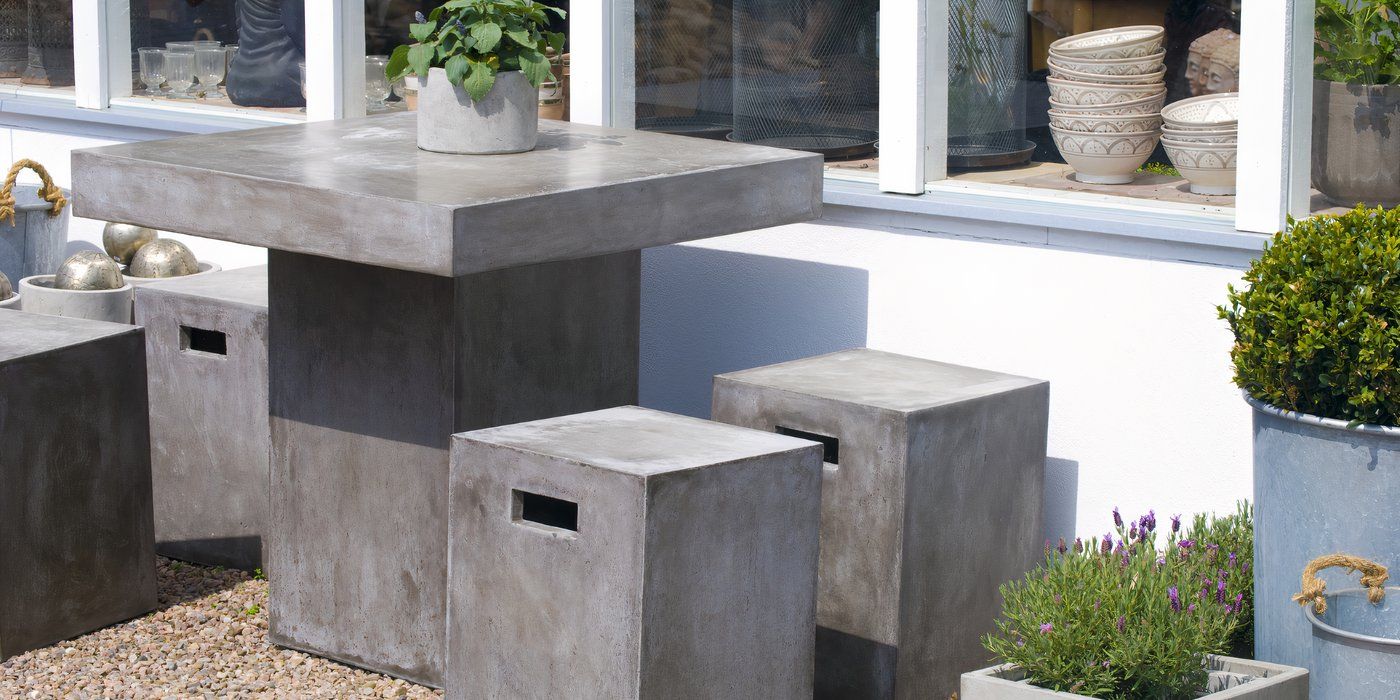 Outdoor Living Space Ideas Use Concrete Furniture