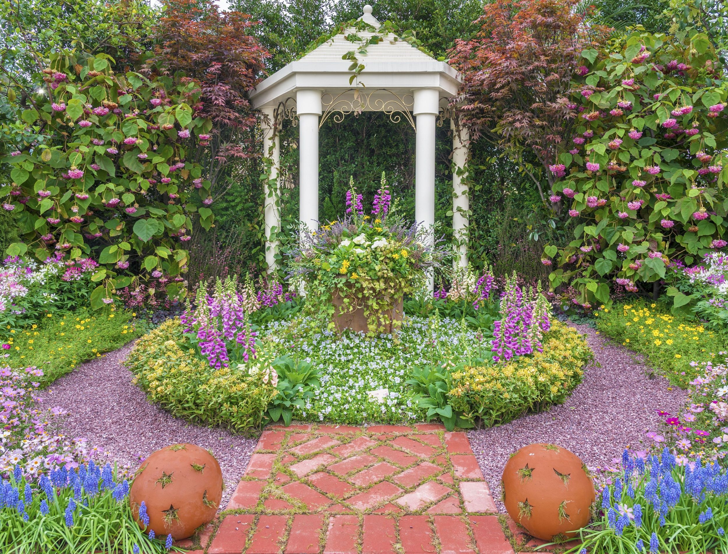 Creating a Victorian-Inspired Garden Haven