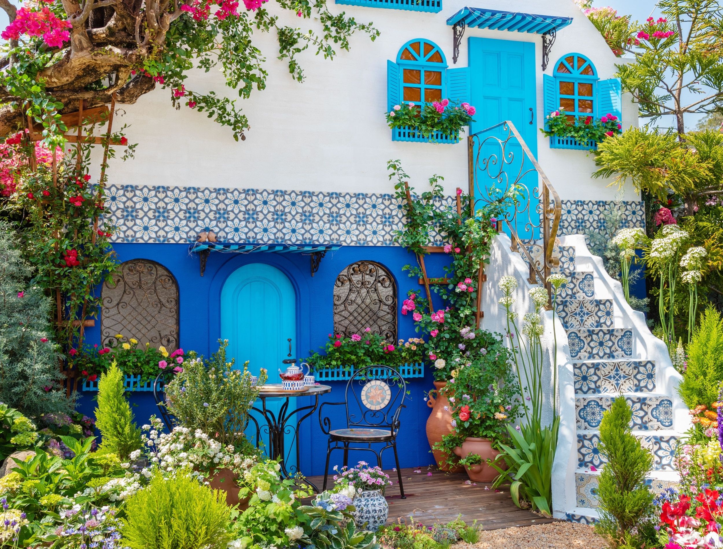 7 Tips for Creating a Lush Mediterranean Garden Oasis