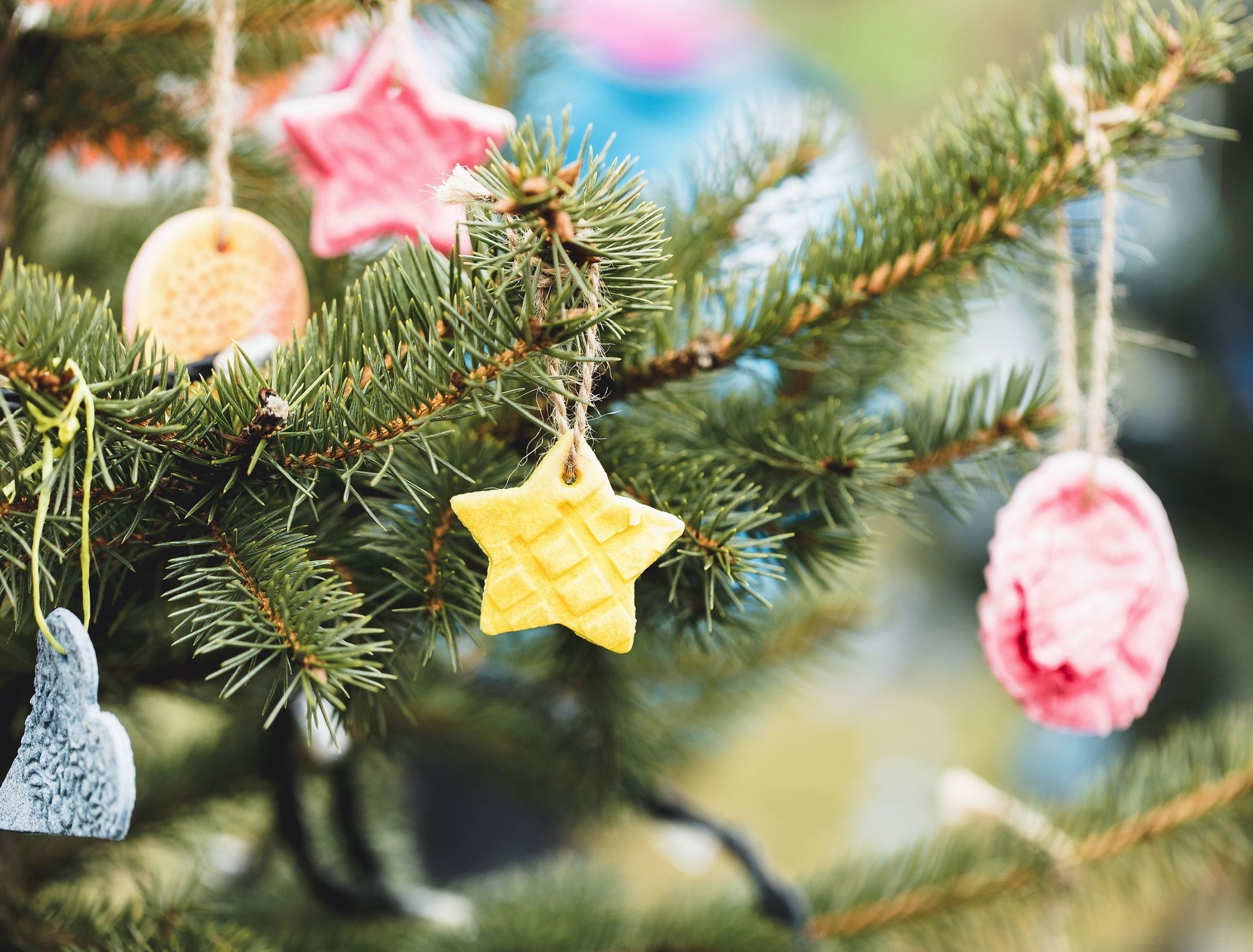 salt-dough-ornaments-create-personal-christmas-tree-decor